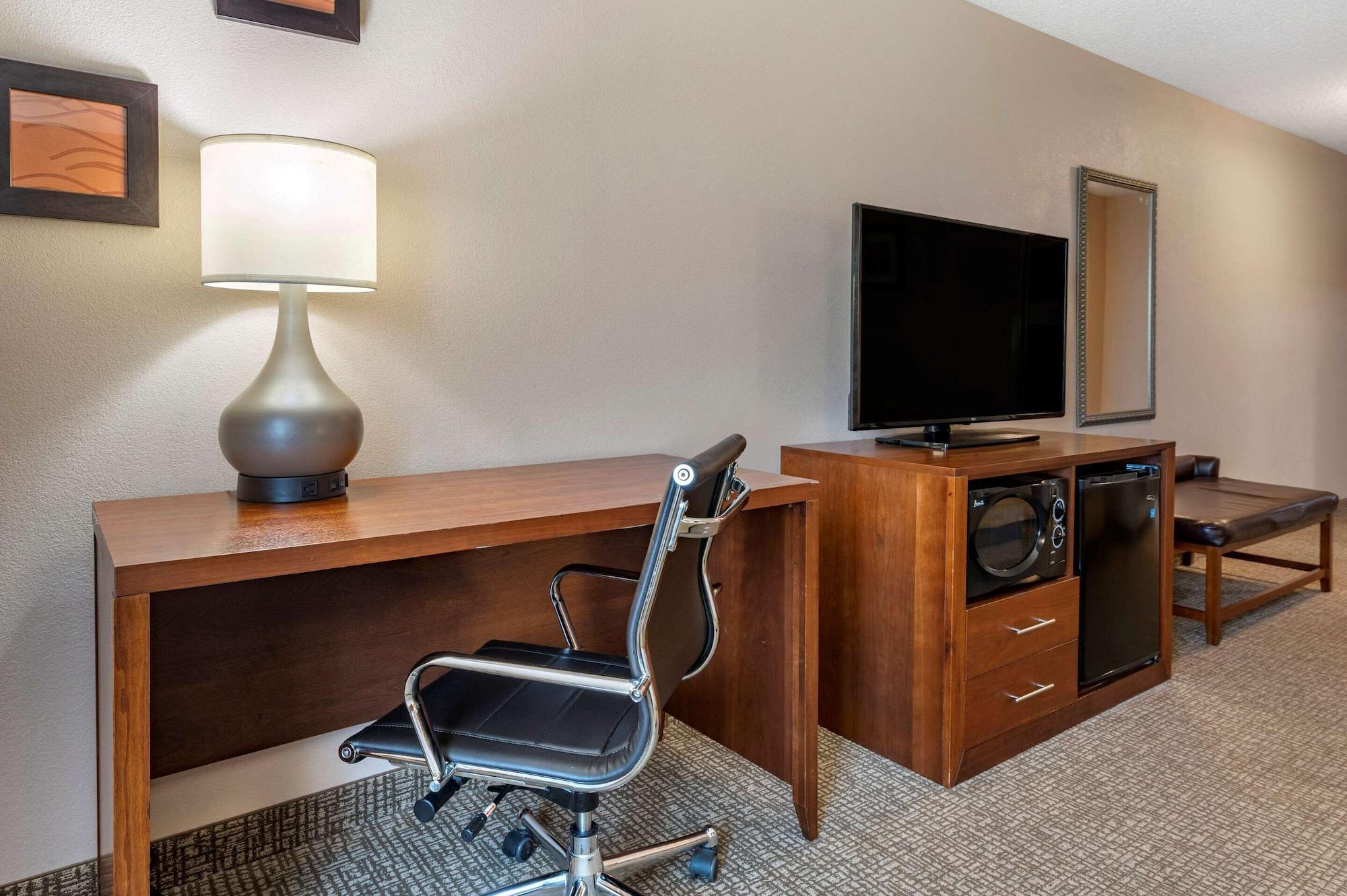 Comfort Inn & Suites Лоренсберг Экстерьер фото