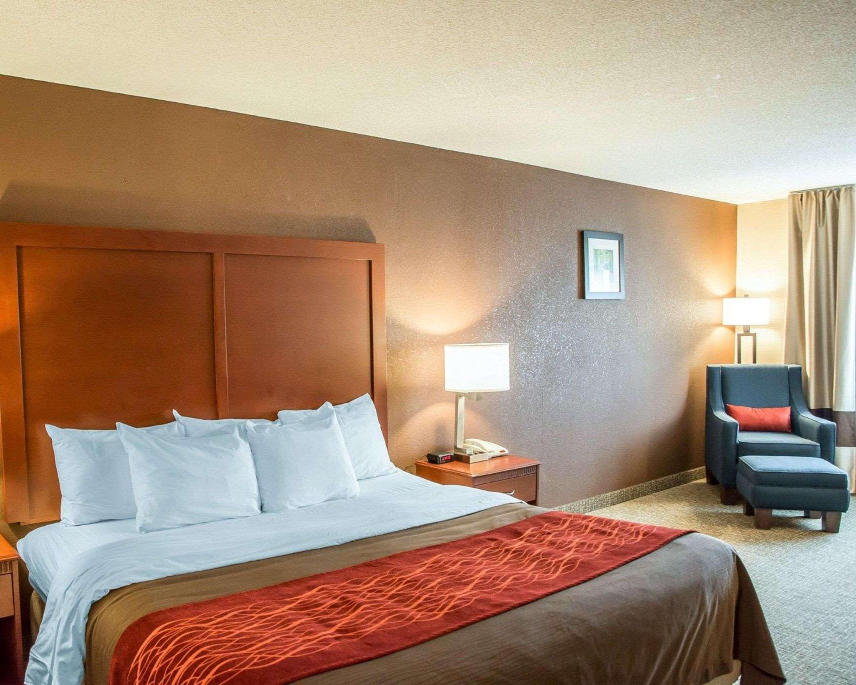 Comfort Inn & Suites Лоренсберг Экстерьер фото