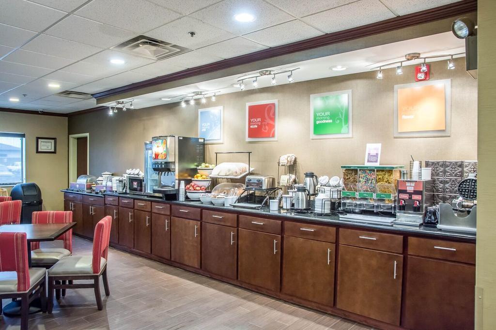 Comfort Inn & Suites Лоренсберг Экстерьер фото