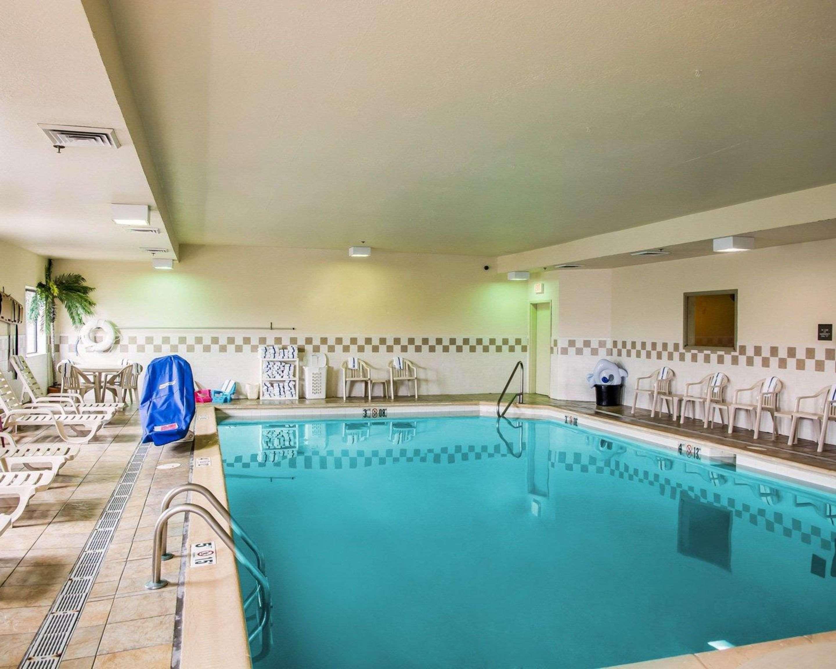 Comfort Inn & Suites Лоренсберг Экстерьер фото