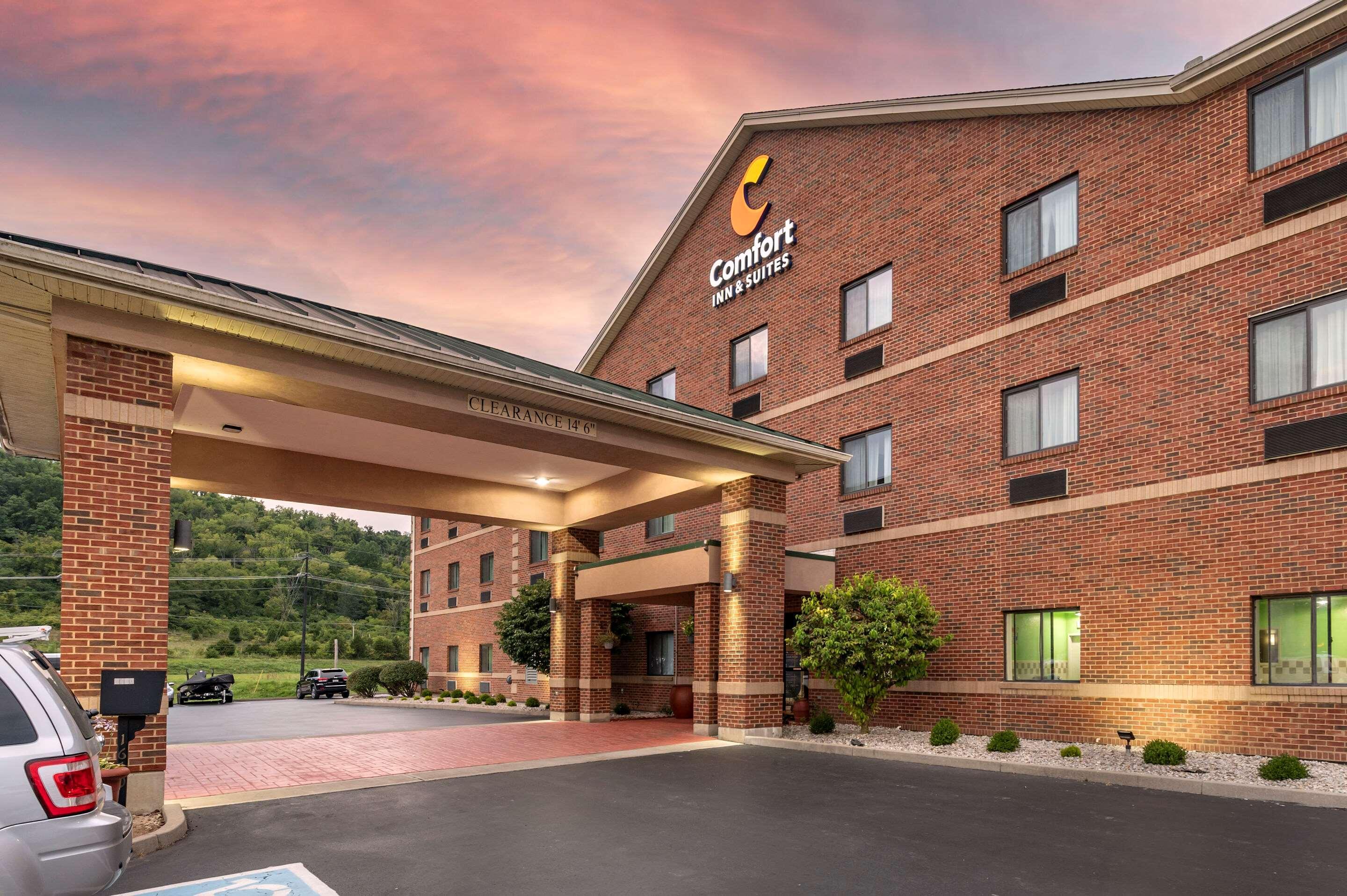 Comfort Inn & Suites Лоренсберг Экстерьер фото
