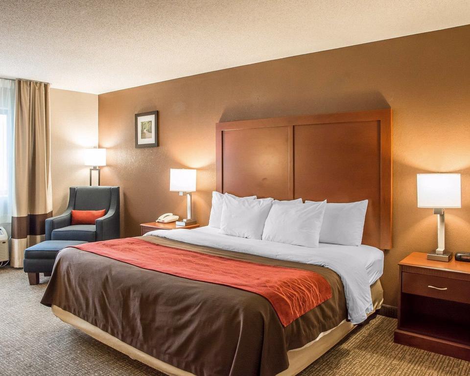 Comfort Inn & Suites Лоренсберг Экстерьер фото
