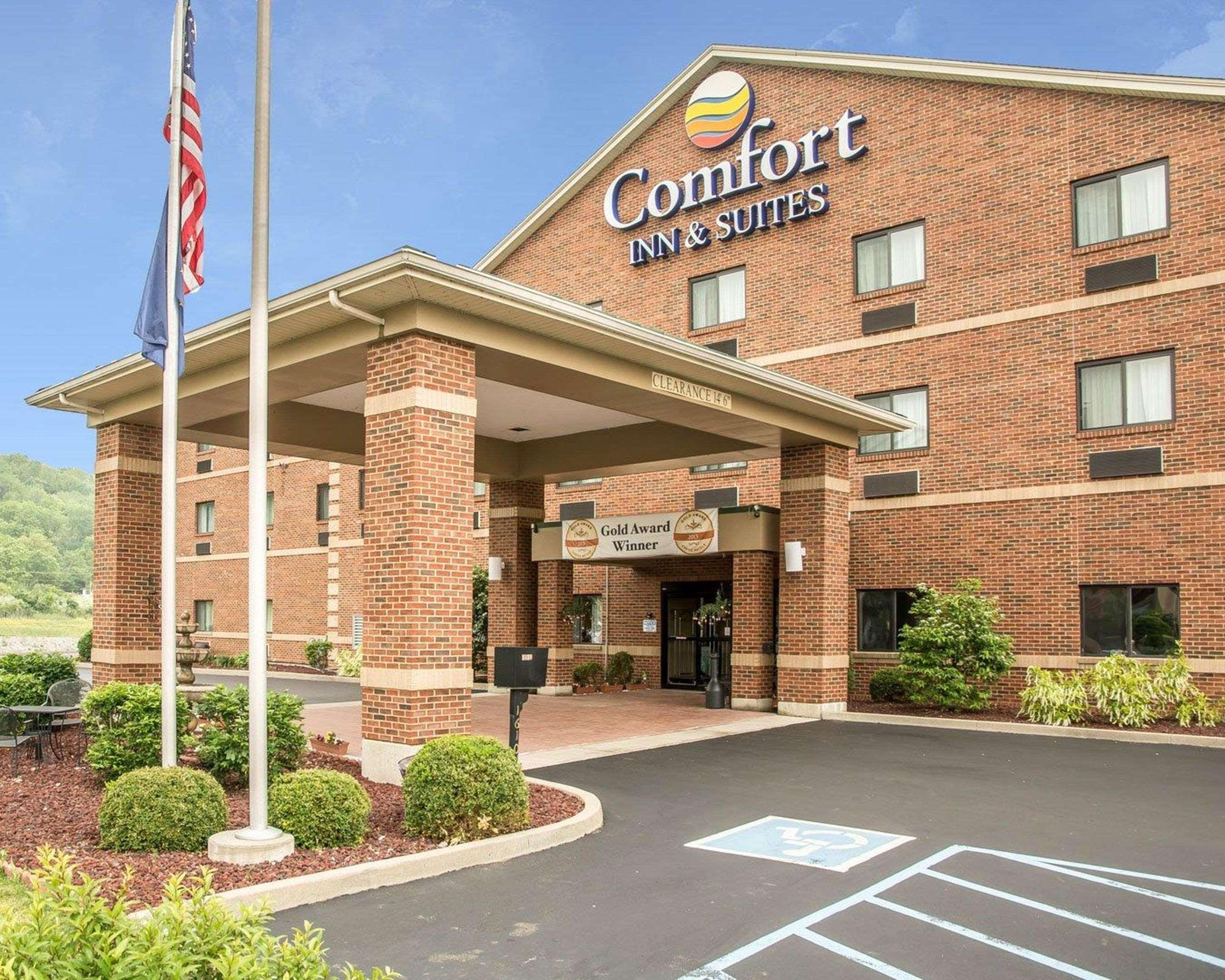 Comfort Inn & Suites Лоренсберг Экстерьер фото