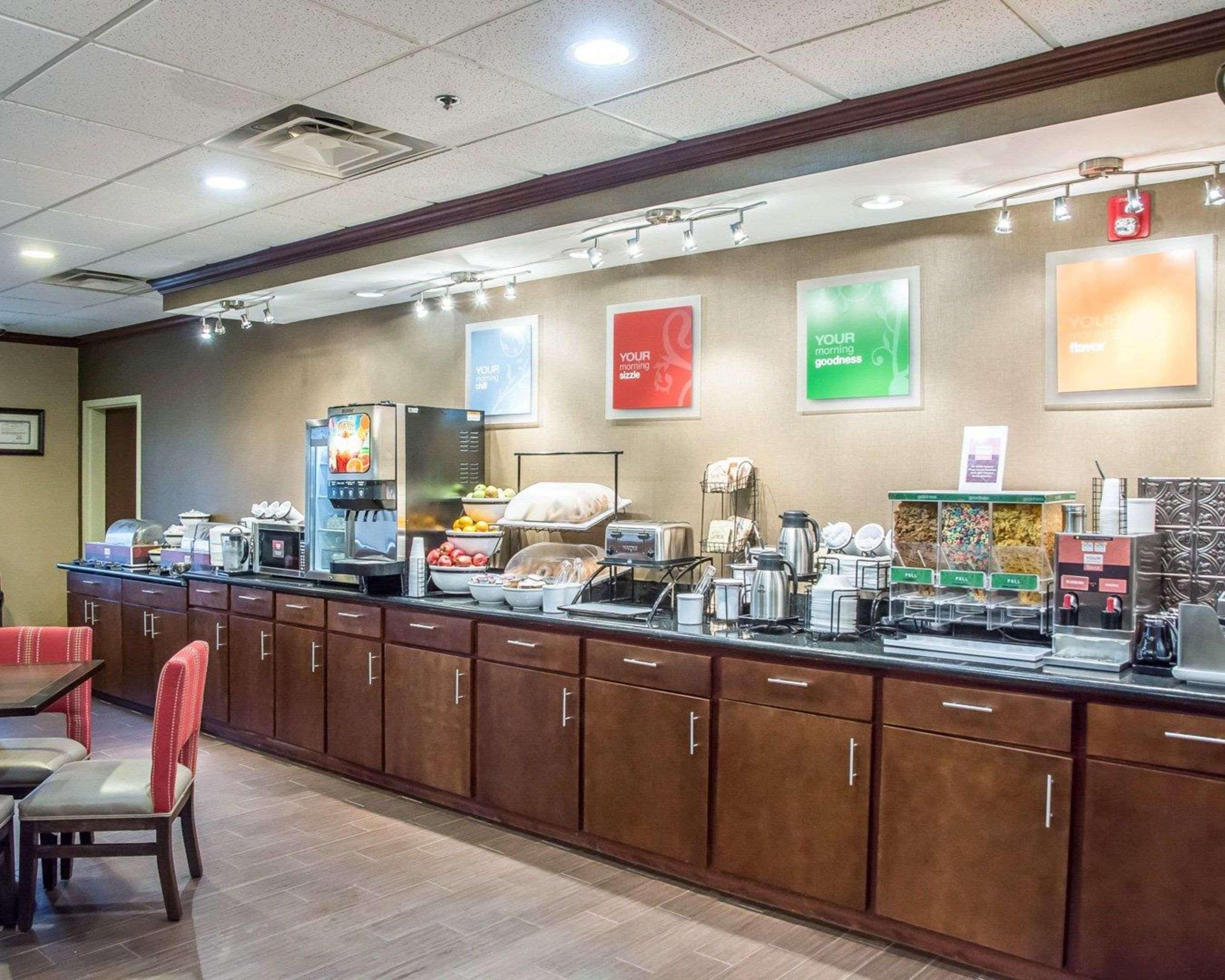 Comfort Inn & Suites Лоренсберг Экстерьер фото